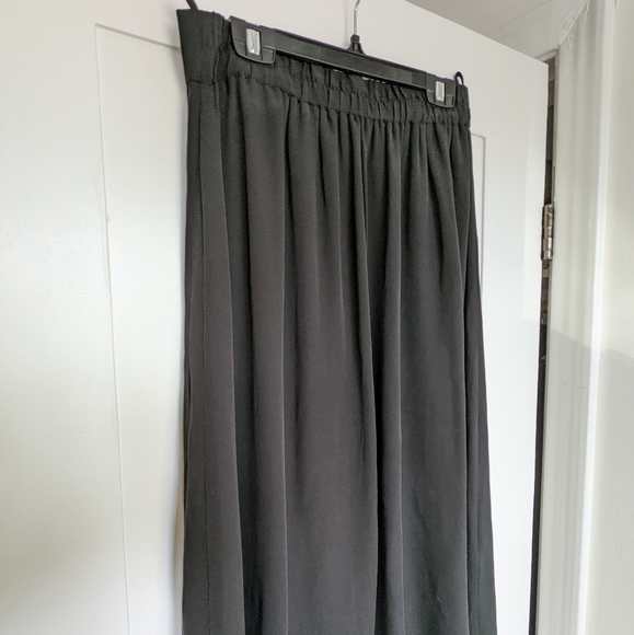 Aritzia T.Babaton Silk Midi Skirt  |  Size M - Picture 5 of 8